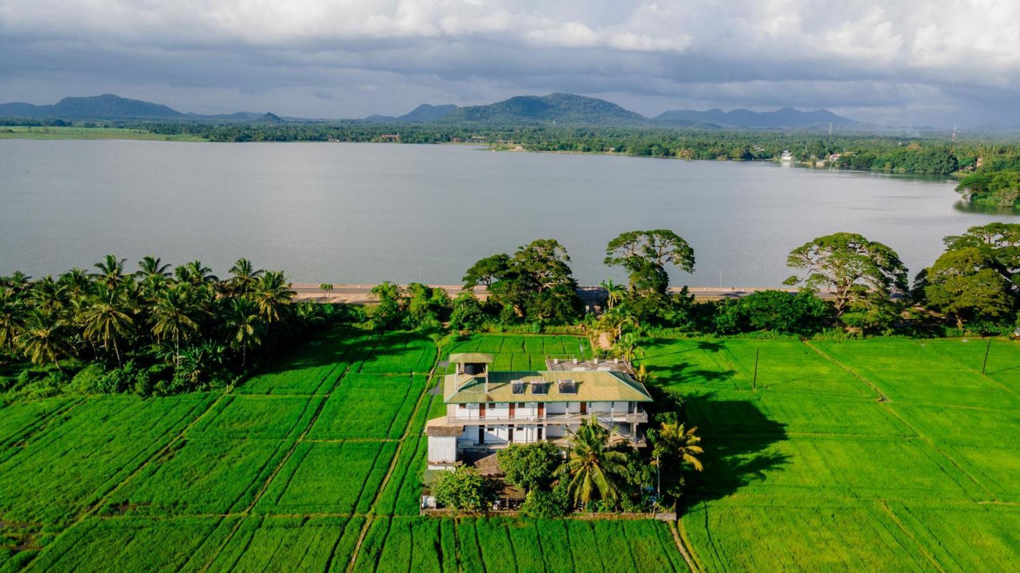 Serene Park Hotel By Ark Tissamaharama Esterno foto